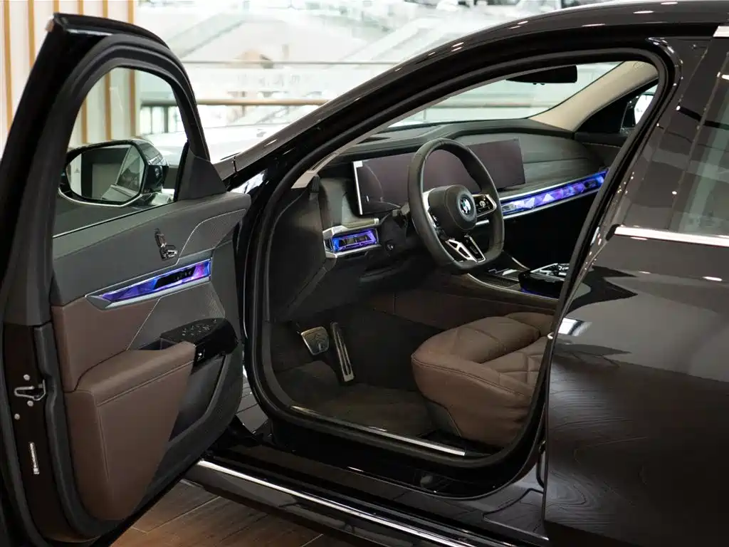 BMW BMW 7 Series 2023 740Li Leading Model M Sport Package 2025 - thumbnail 9