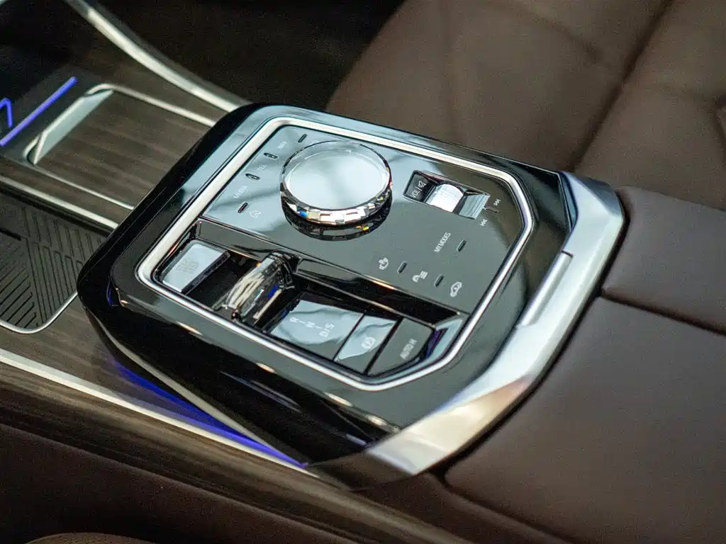 BMW BMW 7 Series 2023 740Li Leading Model M Sport Package 2025 - thumbnail 12