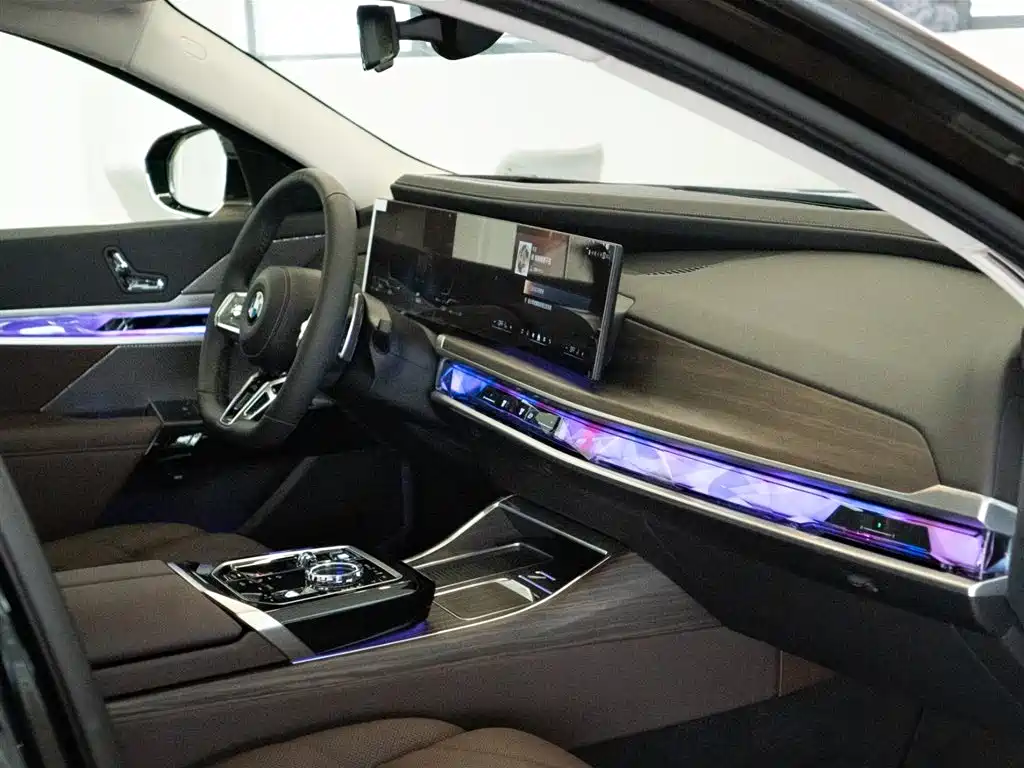 BMW BMW 7 Series 2023 740Li Leading Model M Sport Package 2025 - thumbnail 21