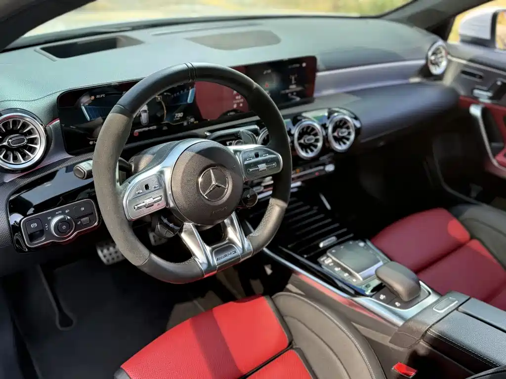 Mercedes-Benz Mercedes-Benz A-Class AMG A 45 4MATIC+ 2023 - thumbnail 5