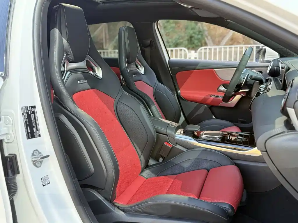 Mercedes-Benz Mercedes-Benz A-Class AMG A 45 4MATIC+ 2023 - thumbnail 11