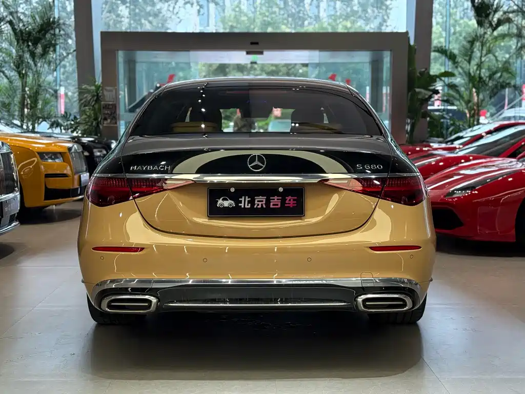 Mercedes-Benz Maybach S-Class 2022 S 680 4MATIC Virgil Abloh Limited Edition 2023 - thumbnail 3