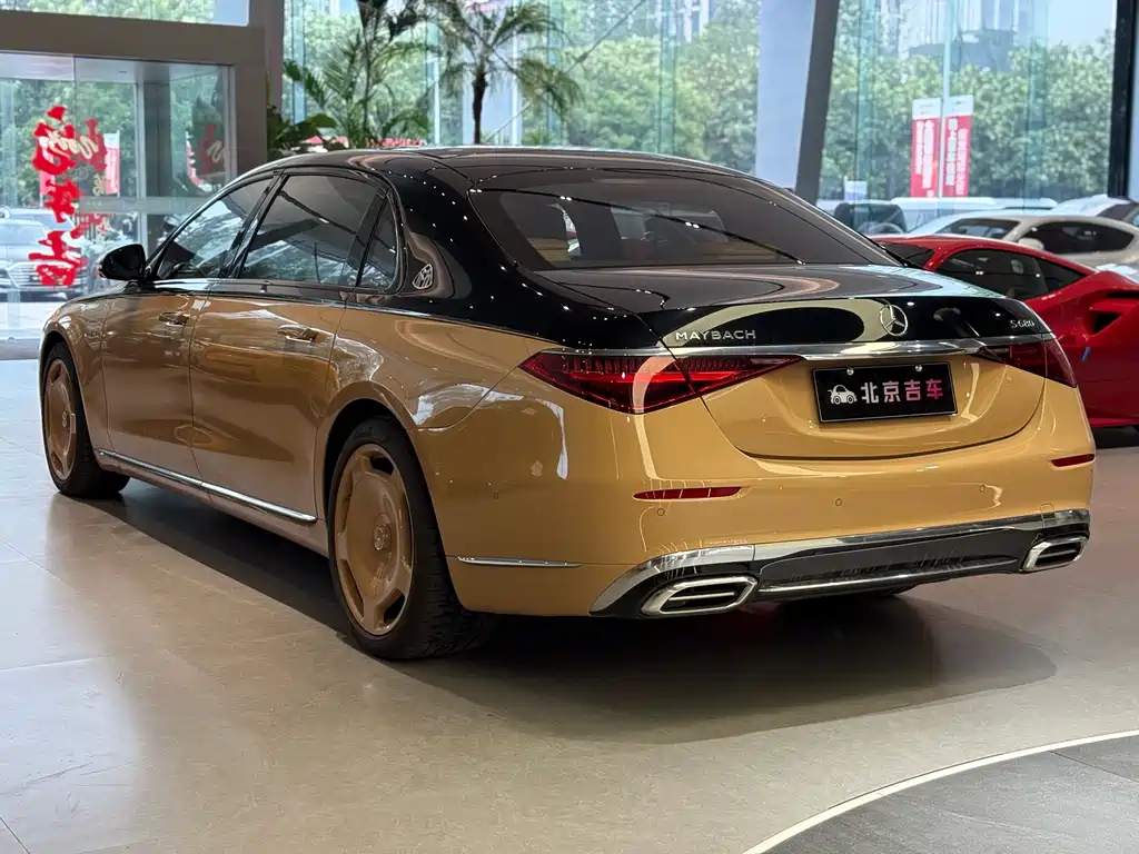 Mercedes-Benz Maybach S-Class 2022 S 680 4MATIC Virgil Abloh Limited Edition 2023 - thumbnail 4