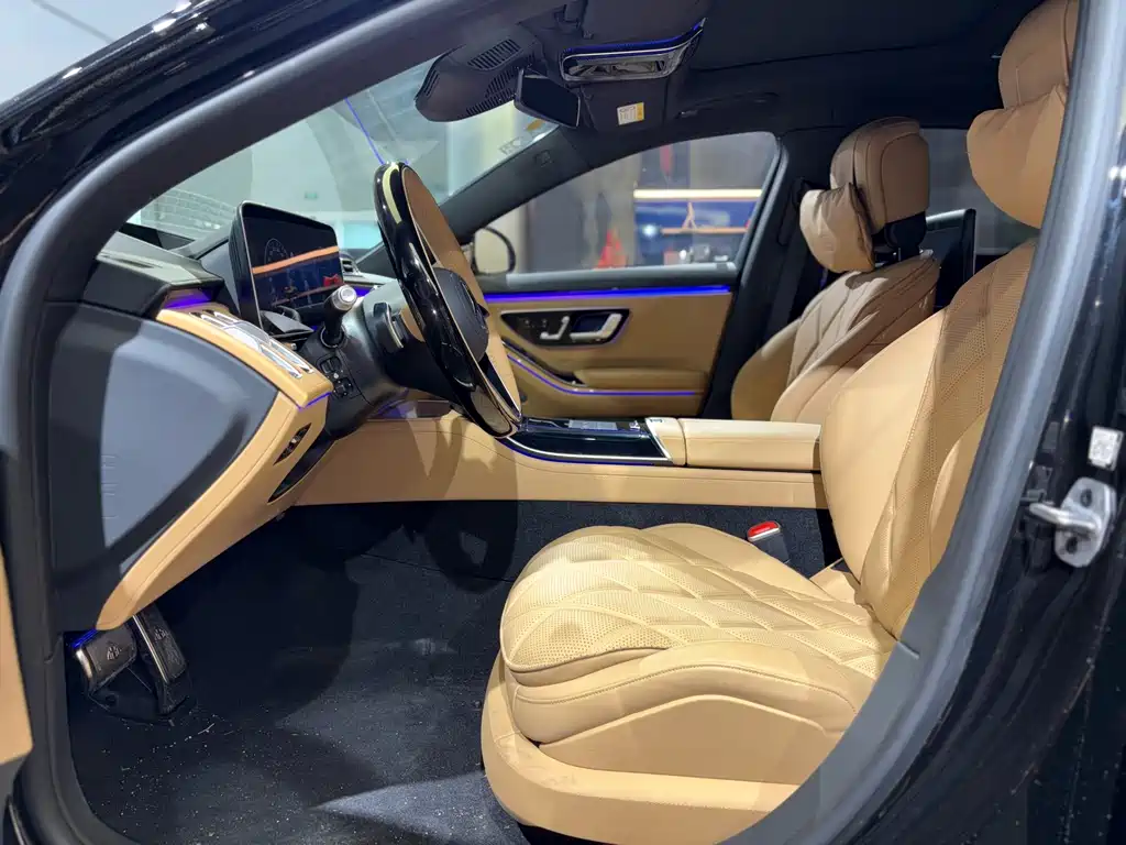 Mercedes-Benz Maybach S-Class 2022 S 680 4MATIC Virgil Abloh Limited Edition 2023 - thumbnail 10