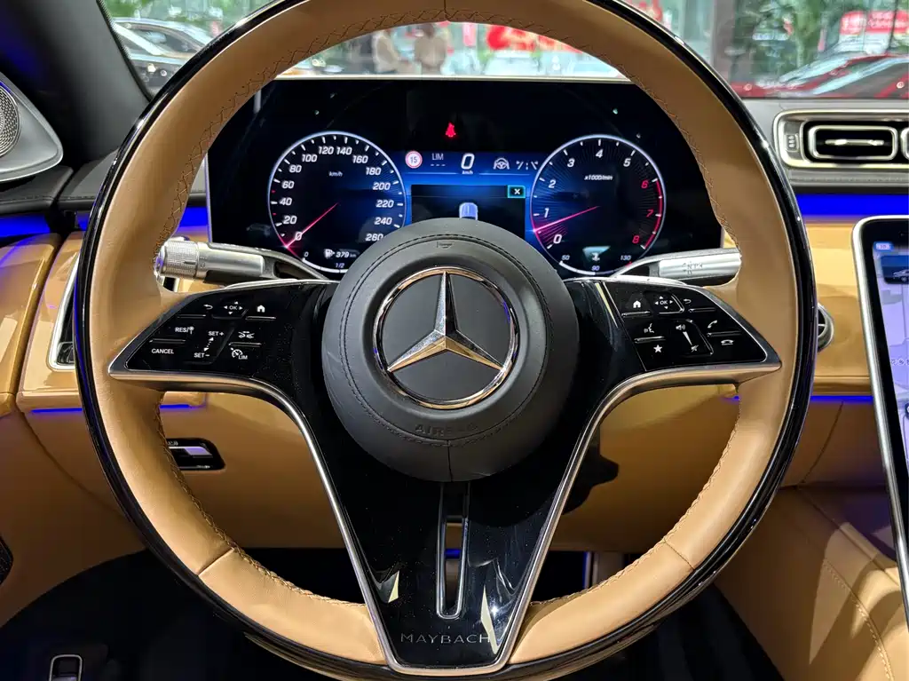 Mercedes-Benz Maybach S-Class 2022 S 680 4MATIC Virgil Abloh Limited Edition 2023 - thumbnail 12