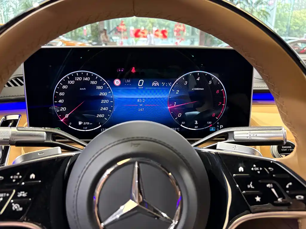Mercedes-Benz Maybach S-Class 2022 S 680 4MATIC Virgil Abloh Limited Edition 2023 - thumbnail 13