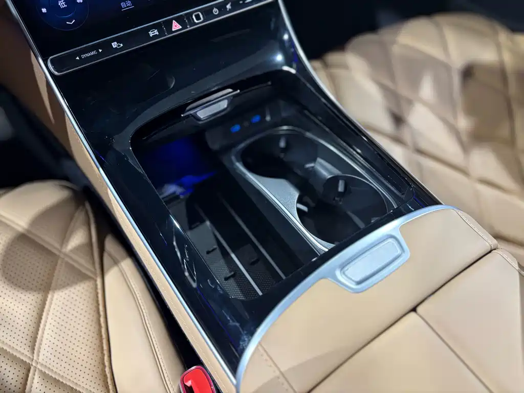 Mercedes-Benz Maybach S-Class 2022 S 680 4MATIC Virgil Abloh Limited Edition 2023 - thumbnail 15