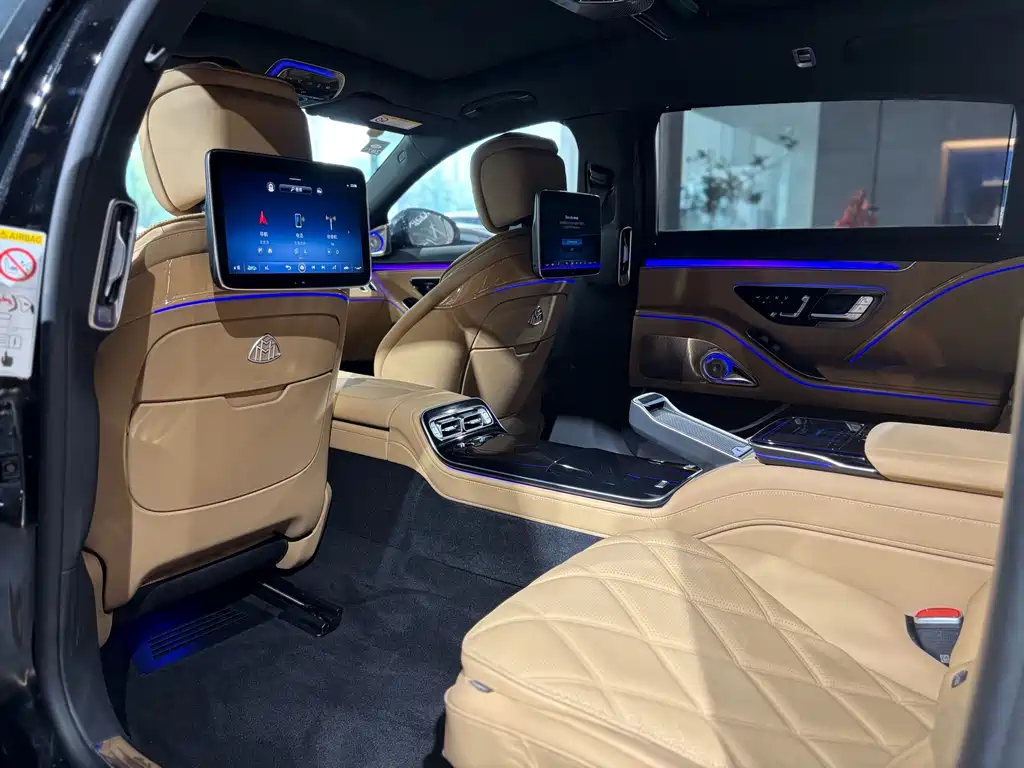 Mercedes-Benz Maybach S-Class 2022 S 680 4MATIC Virgil Abloh Limited Edition 2023 - thumbnail 18