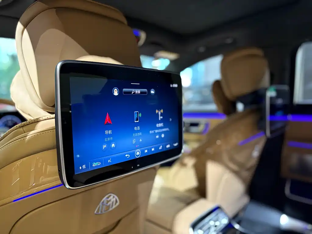 Mercedes-Benz Maybach S-Class 2022 S 680 4MATIC Virgil Abloh Limited Edition 2023 - thumbnail 19