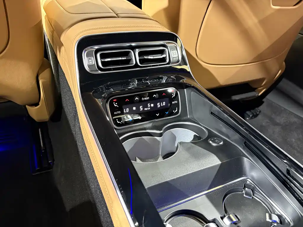 Mercedes-Benz Maybach S-Class 2022 S 680 4MATIC Virgil Abloh Limited Edition 2023 - thumbnail 20