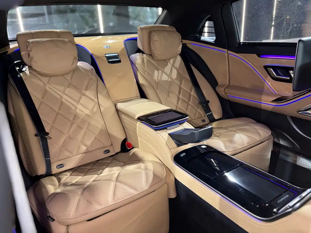 Mercedes-Benz Maybach S-Class 2022 S 680 4MATIC Virgil Abloh Limited Edition 2023 - thumbnail 27