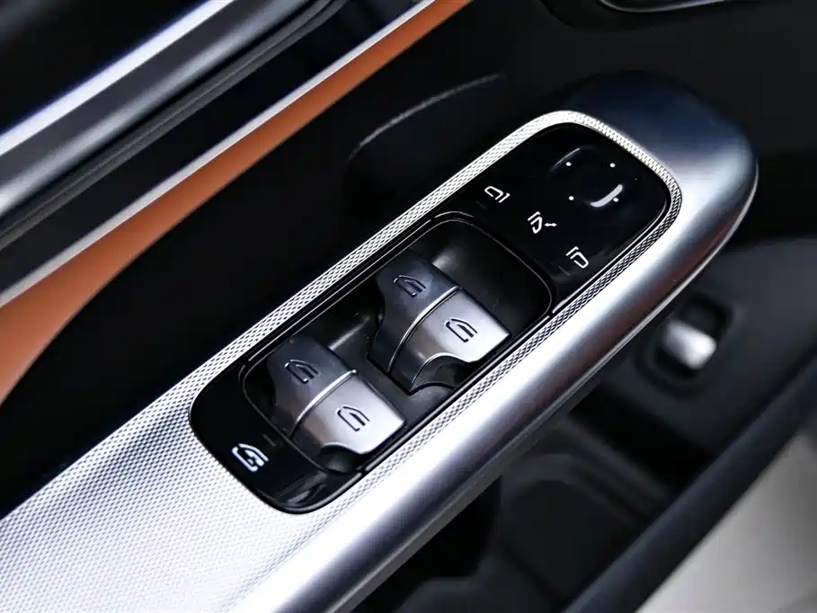 Mercedes-Benz Mercedes-Benz GLC 2025 Model Year Facelift GLC 260 L 4MATIC Dynamic 2025 - thumbnail 23