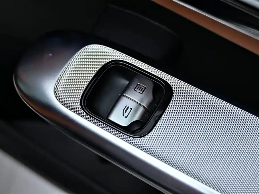 Mercedes-Benz Mercedes-Benz GLC 2025 Model Year Facelift GLC 260 L 4MATIC Dynamic 2025 - thumbnail 28