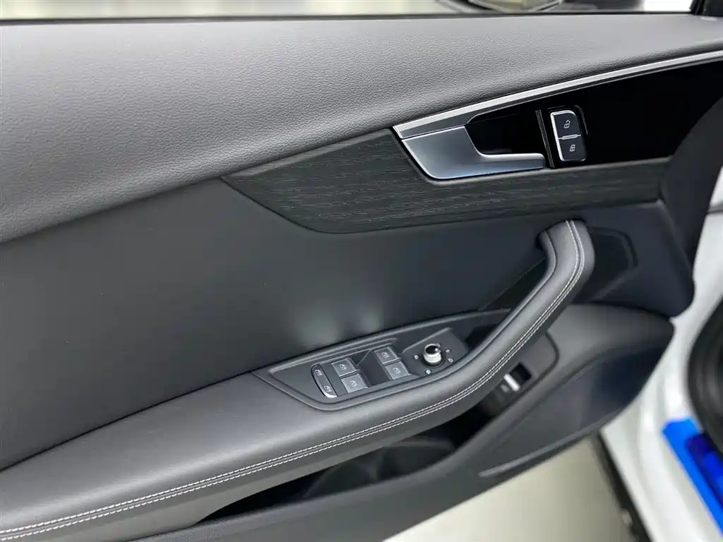 Audi Audi A4L 2024 40 TFSI Premium Dynamic Starlight Edition 2024 - thumbnail 22
