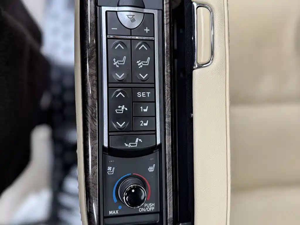 Toyota Alphard 2021 Model Hybrid 2.5L Executive Version 2021 - thumbnail 16