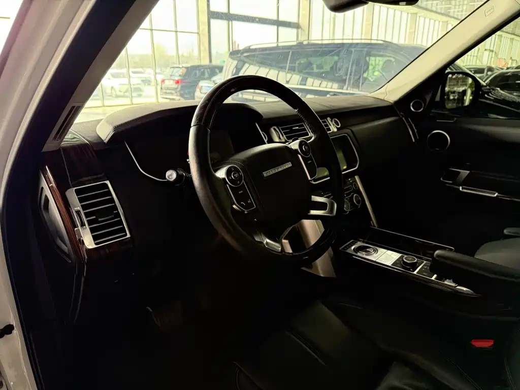 Land Rover Range Rover 2017 3.0 SC V6 Vogue 2018 - thumbnail 5