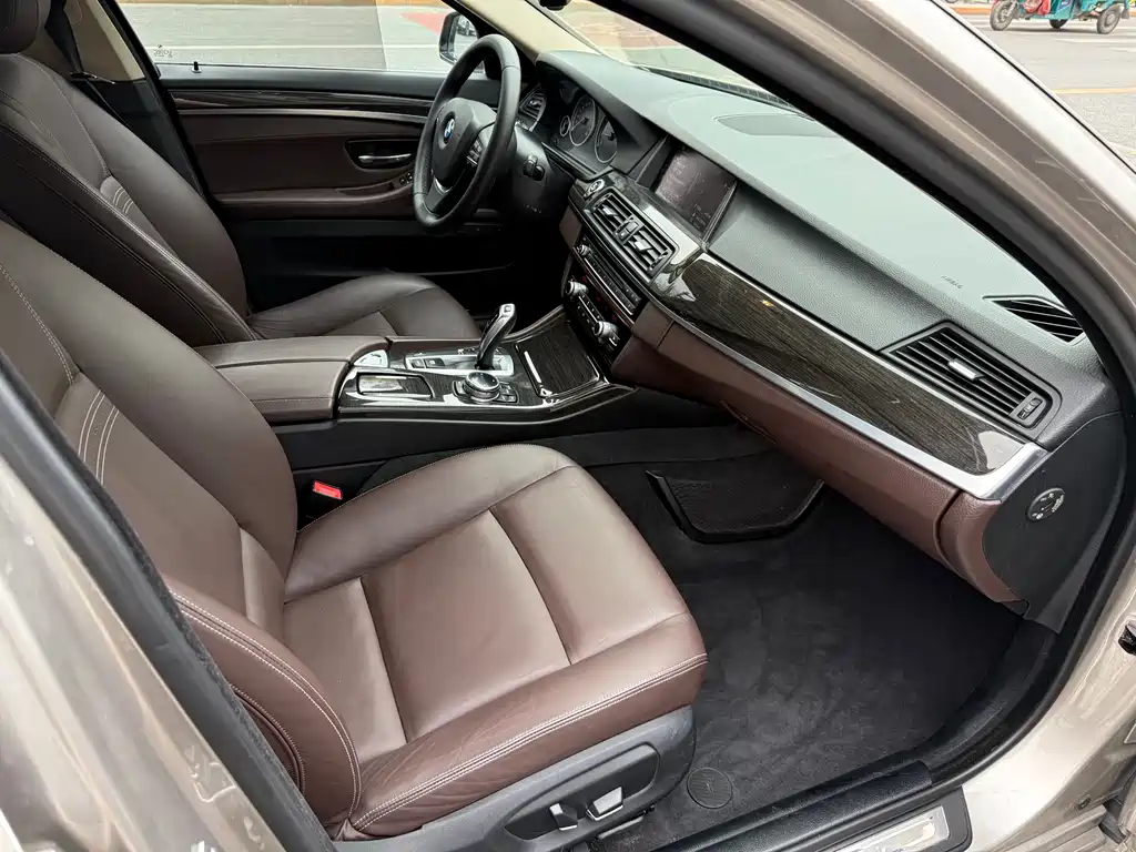 BMW BMW 5 Series 2014 525Li Luxury Design Package 2014 - thumbnail 12