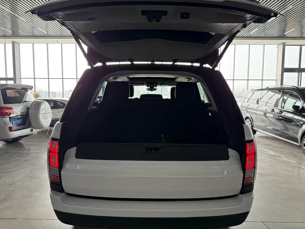 Land Rover Range Rover 2017 3.0 SC V6 Vogue 2018 - thumbnail 23