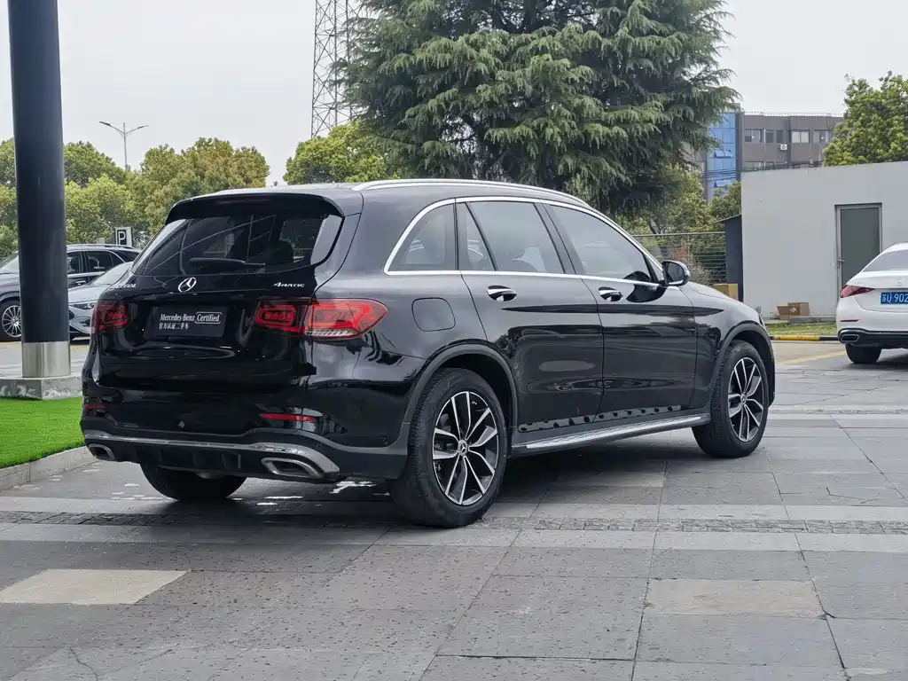 Mercedes-Benz Mercedes-Benz GLC 2021 GLC 260 L 4MATIC Luxury Edition 2021 - thumbnail 4
