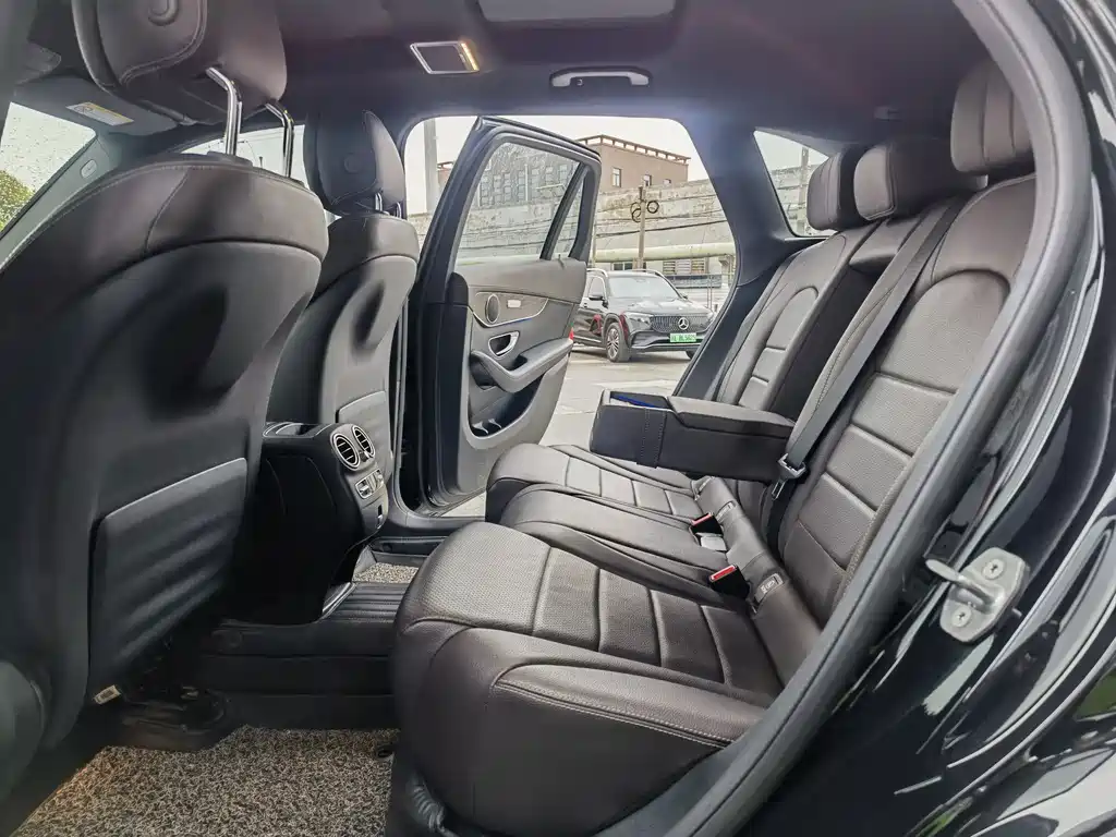 Mercedes-Benz Mercedes-Benz GLC 2021 GLC 260 L 4MATIC Luxury Edition 2021 - thumbnail 17