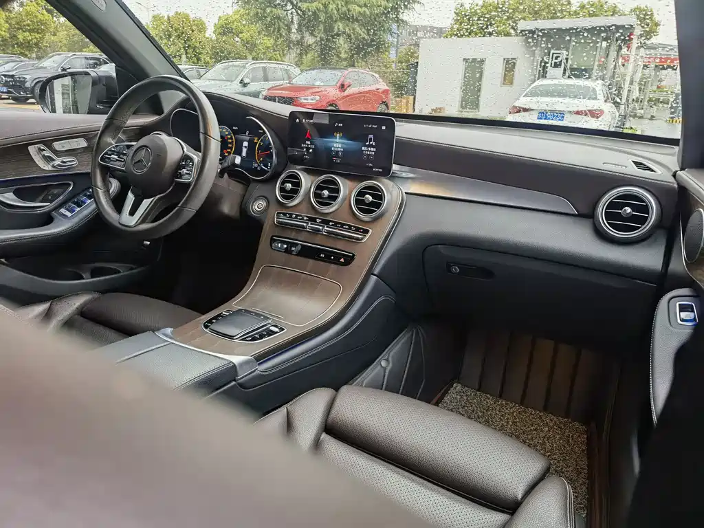 Mercedes-Benz Mercedes-Benz GLC 2021 GLC 260 L 4MATIC Luxury Edition 2021 - thumbnail 18