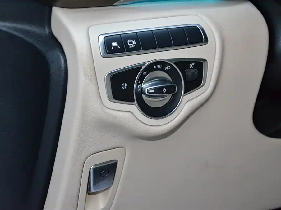 Mercedes-Benz Mercedes-Benz V-Class 2022 V 260 L Long Wheelbase Luxury Edition 2023 - thumbnail 22