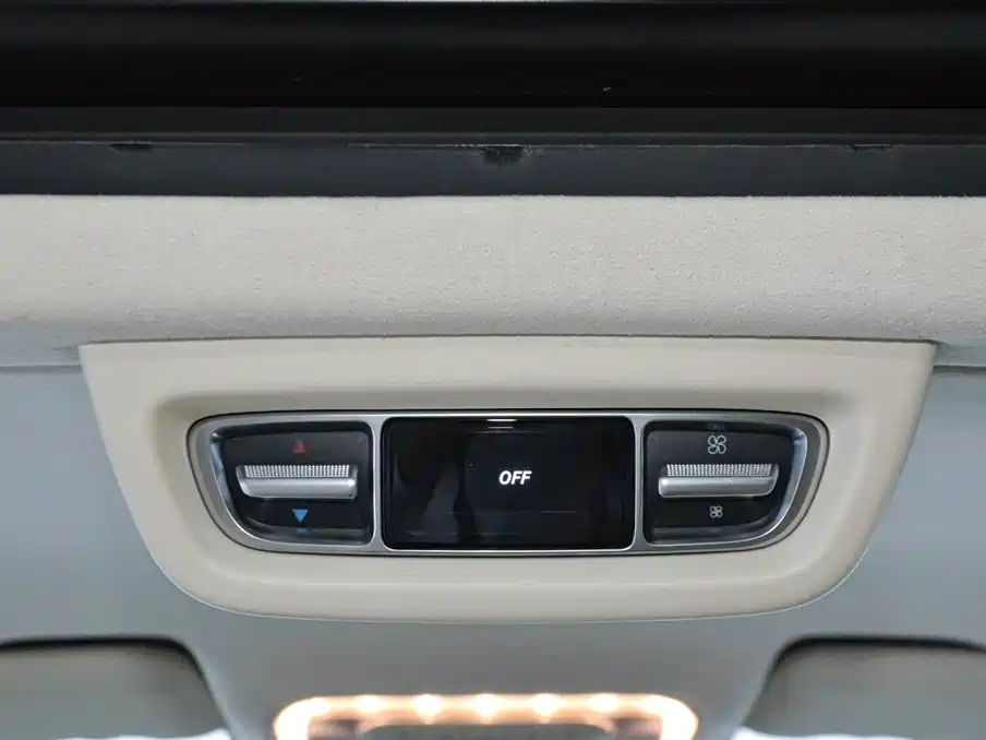 Mercedes-Benz Mercedes-Benz V-Class 2022 V 260 L Long Wheelbase Luxury Edition 2023 - thumbnail 24