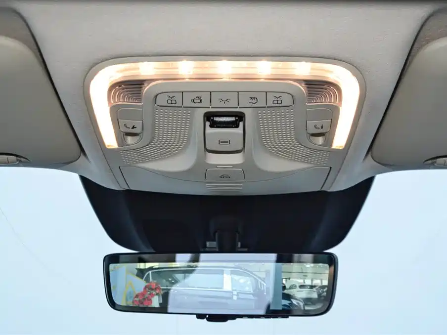 Mercedes-Benz Mercedes-Benz V-Class 2022 V 260 L Long Wheelbase Luxury Edition 2023 - thumbnail 25