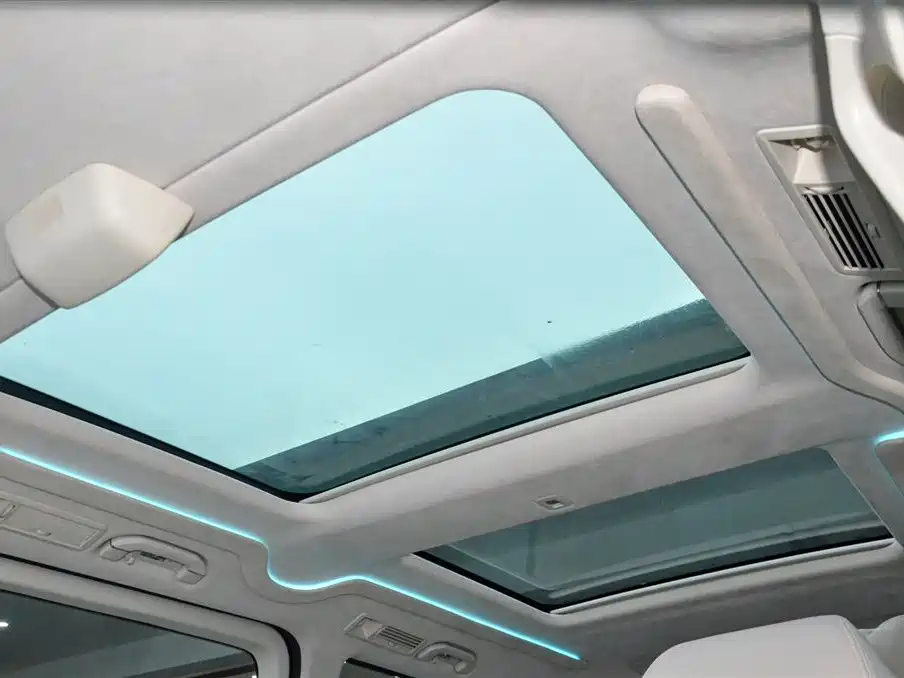 Mercedes-Benz Mercedes-Benz V-Class 2022 V 260 L Long Wheelbase Luxury Edition 2023 - thumbnail 29