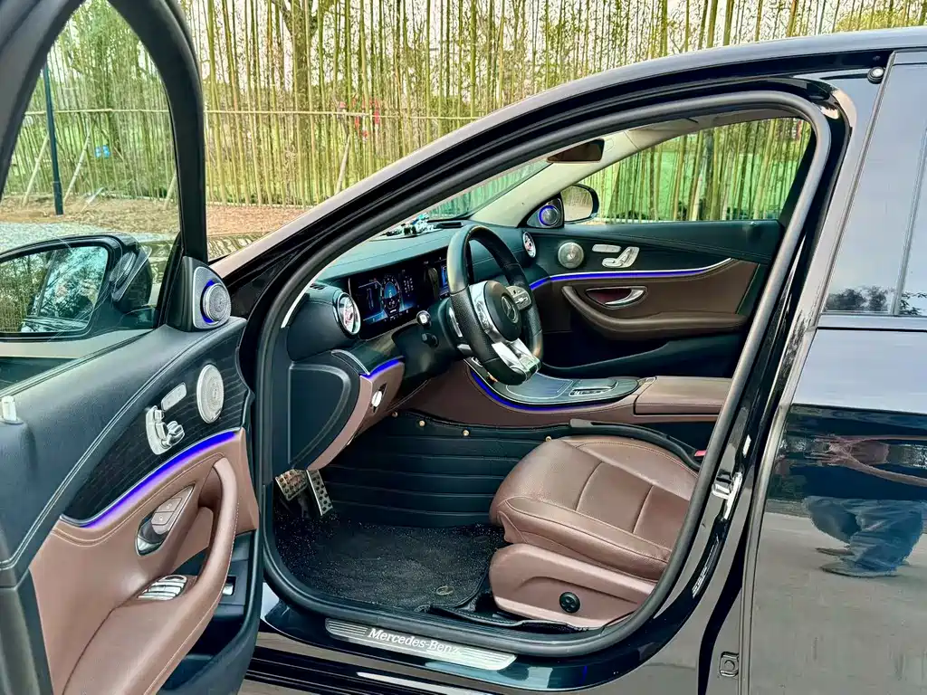 Mercedes-Benz Mercedes-Benz E-Class 2019 Model Year Facelift E 300 L Sport Style 2019 - thumbnail 4