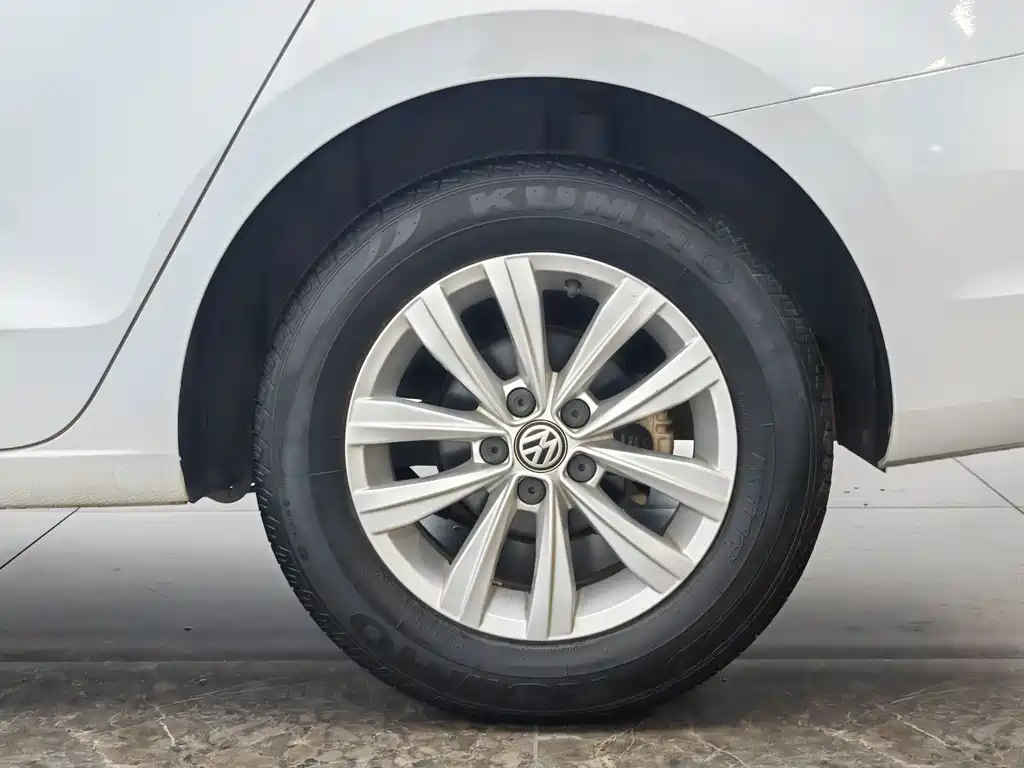 Volkswagen Volkswagen Bora 2018 1.5L Automatic Comfort Model 2018 - thumbnail 17
