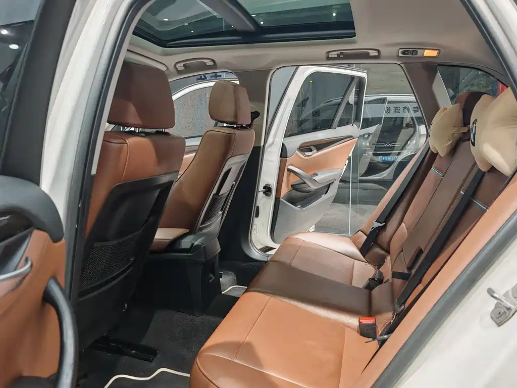 BMW BMW X1 2015 sDrive18i Leading Upgrade Edition 2015 - thumbnail 9