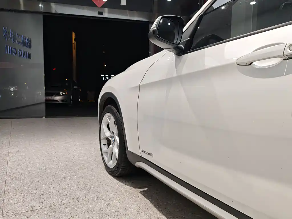 BMW BMW X1 2015 sDrive18i Leading Upgrade Edition 2015 - thumbnail 19