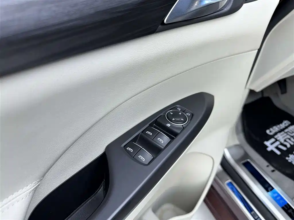 Buick Buick GL8 2023 ES Landmark Comfort Edition 2023 - thumbnail 22