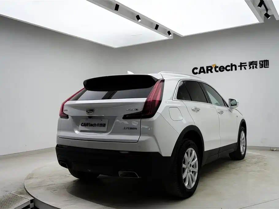 Cadillac Cadillac XT4 2021 28T FWD Technology Edition 2021 - thumbnail 5