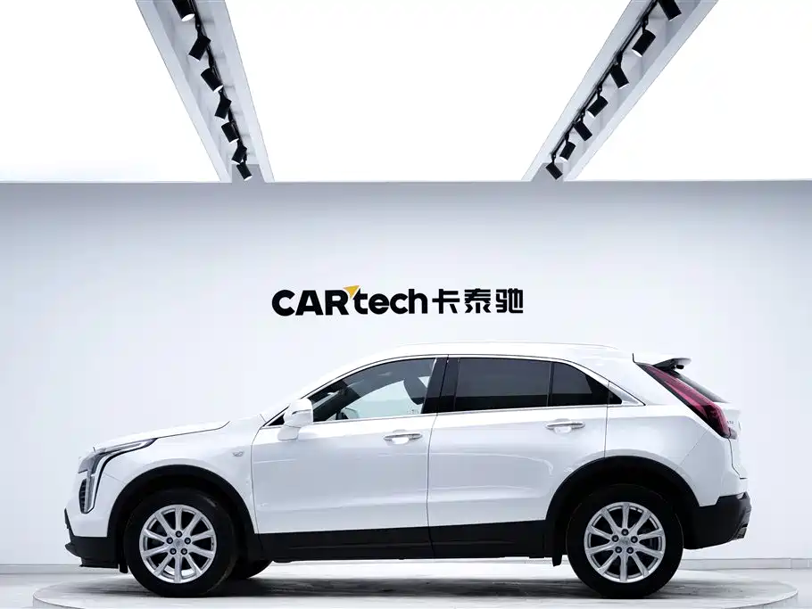 Cadillac Cadillac XT4 2021 28T FWD Technology Edition 2021 - thumbnail 8