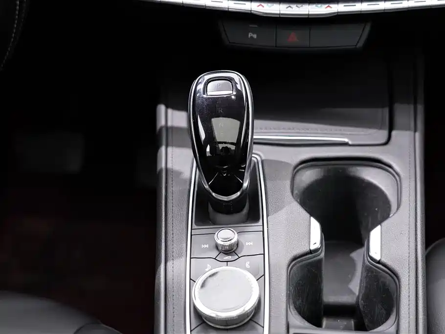 Cadillac Cadillac XT4 2021 28T FWD Technology Edition 2021 - thumbnail 24