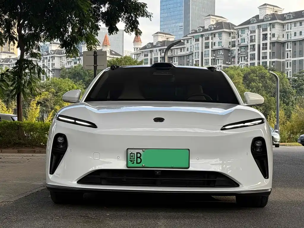 NIO NIO ET5 2022 75kWh 2023 - thumbnail 2