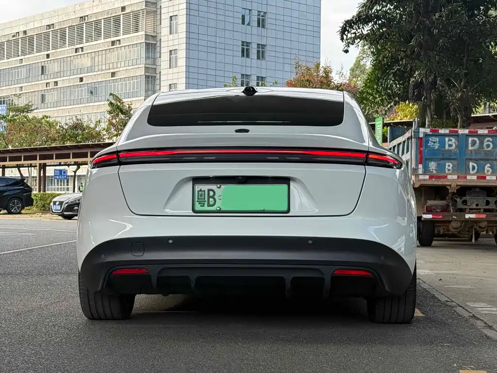 NIO NIO ET5 2022 75kWh 2023 - thumbnail 6