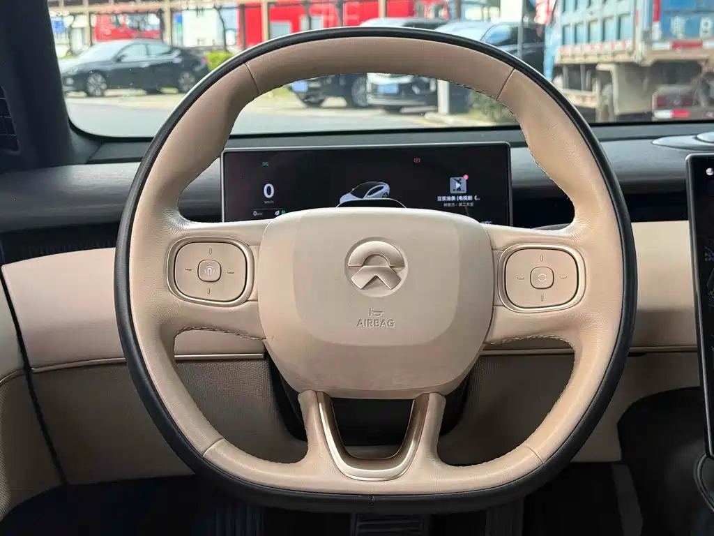 NIO NIO ET5 2022 75kWh 2023 - thumbnail 16