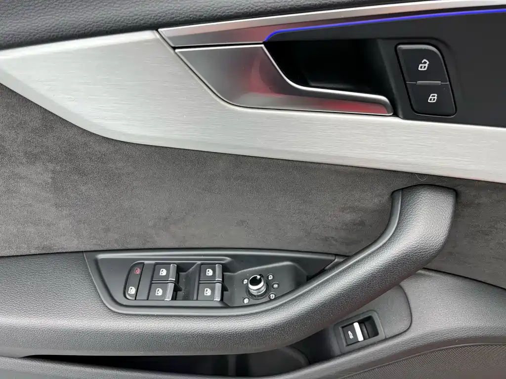 Audi Audi A4 Import 2020 Avant Progressive 40 TFSI Luxury Dynamic Model 2020 - thumbnail 3