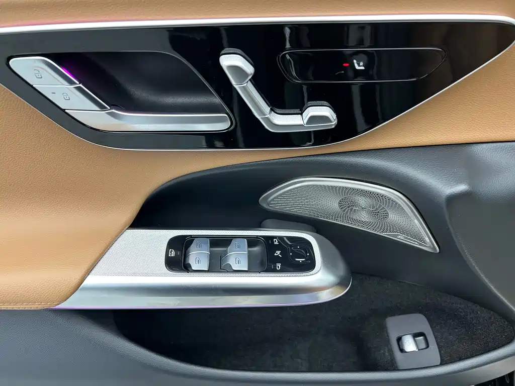Mercedes-Benz Mercedes-Benz E-Class 2024 Model Year Facelift E 260 L 2024 - thumbnail 3
