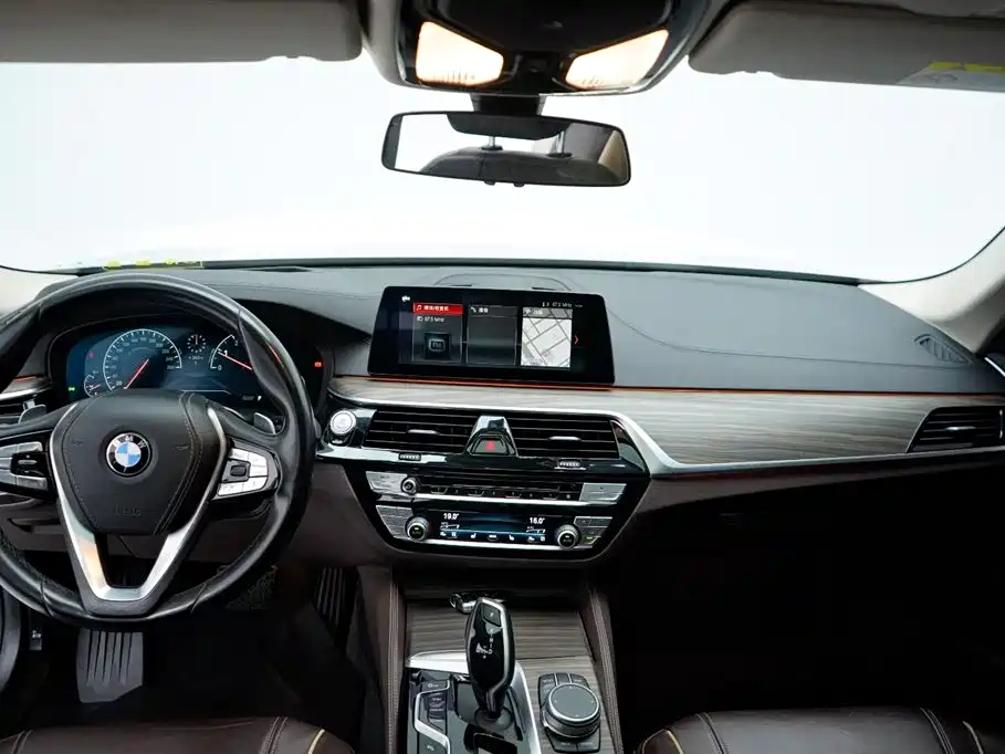 BMW BMW 5 Series 2019 Facelift 530Li M Sport Package 2019 - thumbnail 3