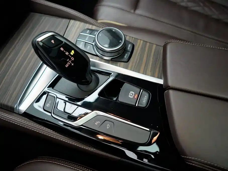 BMW BMW 5 Series 2019 Facelift 530Li M Sport Package 2019 - thumbnail 17