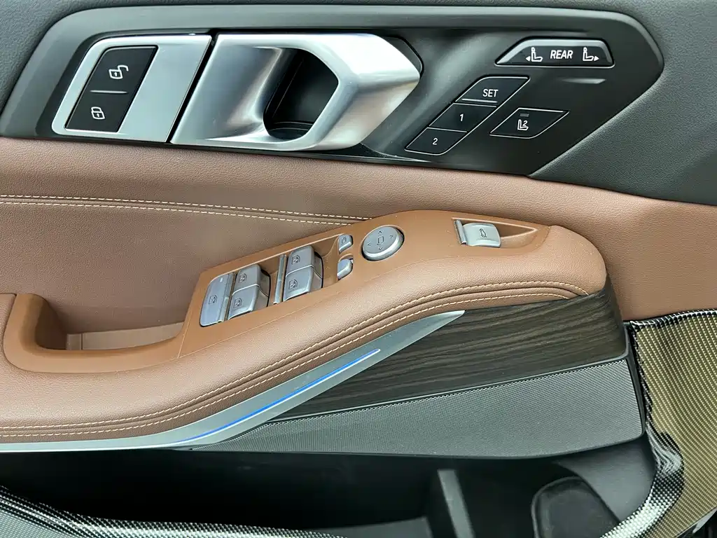 BMW BMW X7 xDrive40i Luxury Package 2023 - thumbnail 3