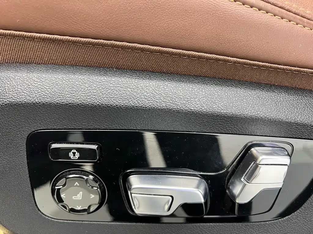 BMW BMW X7 xDrive40i Luxury Package 2023 - thumbnail 7