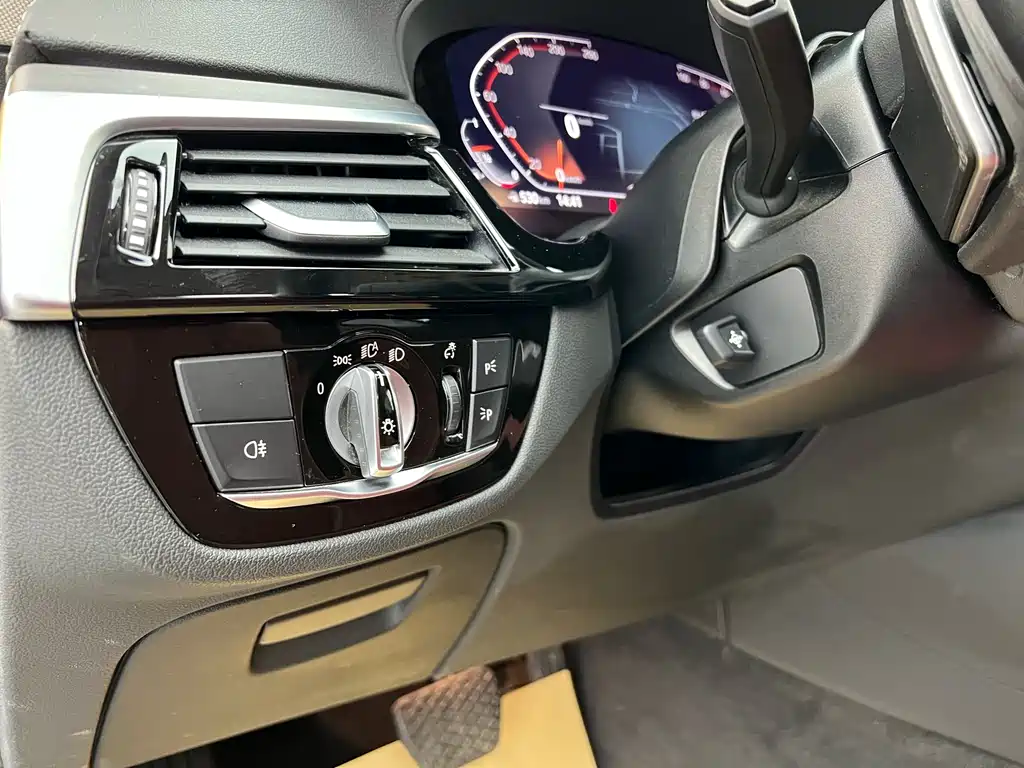 BMW BMW 5 Series 2023 530Li Leading Model Luxury Package 2023 - thumbnail 5