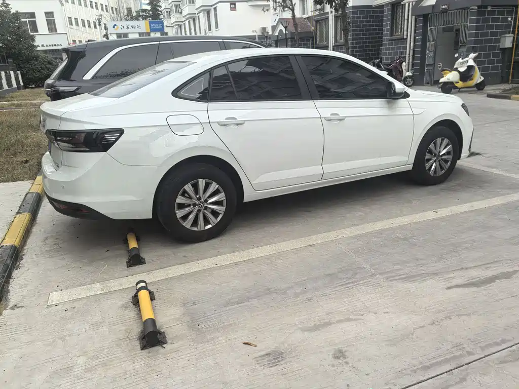 Volkswagen Lavida 2025 New Sharp 1.5L Outstanding New Edition 2025 - thumbnail 7