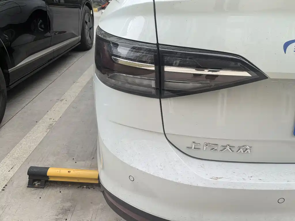 Volkswagen Lavida 2025 New Sharp 1.5L Outstanding New Edition 2025 - thumbnail 9