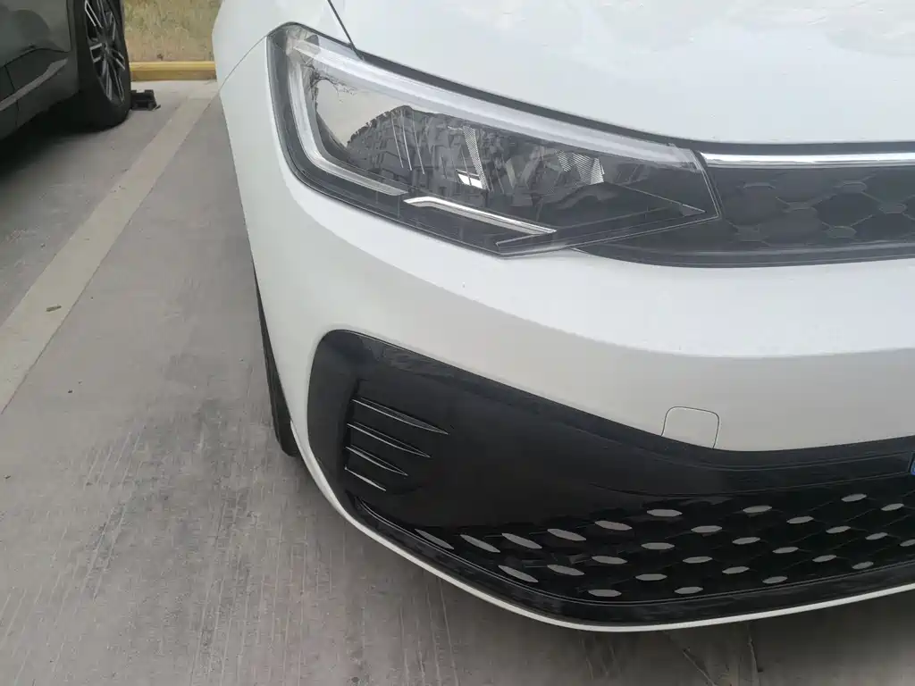 Volkswagen Lavida 2025 New Sharp 1.5L Outstanding New Edition 2025 - thumbnail 10